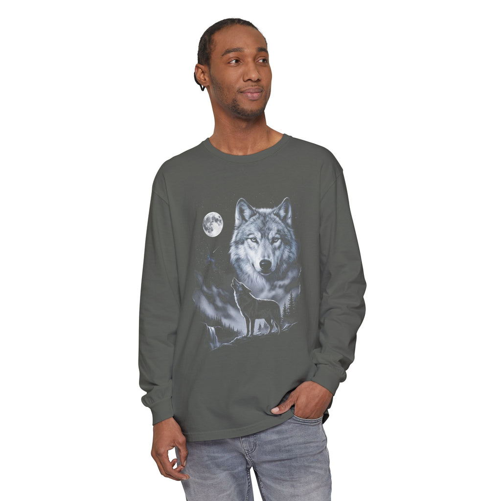 Airbrushed wolf howling at a full moon in cold monochrome moonlight, 1990s nature-tee style, on black background.