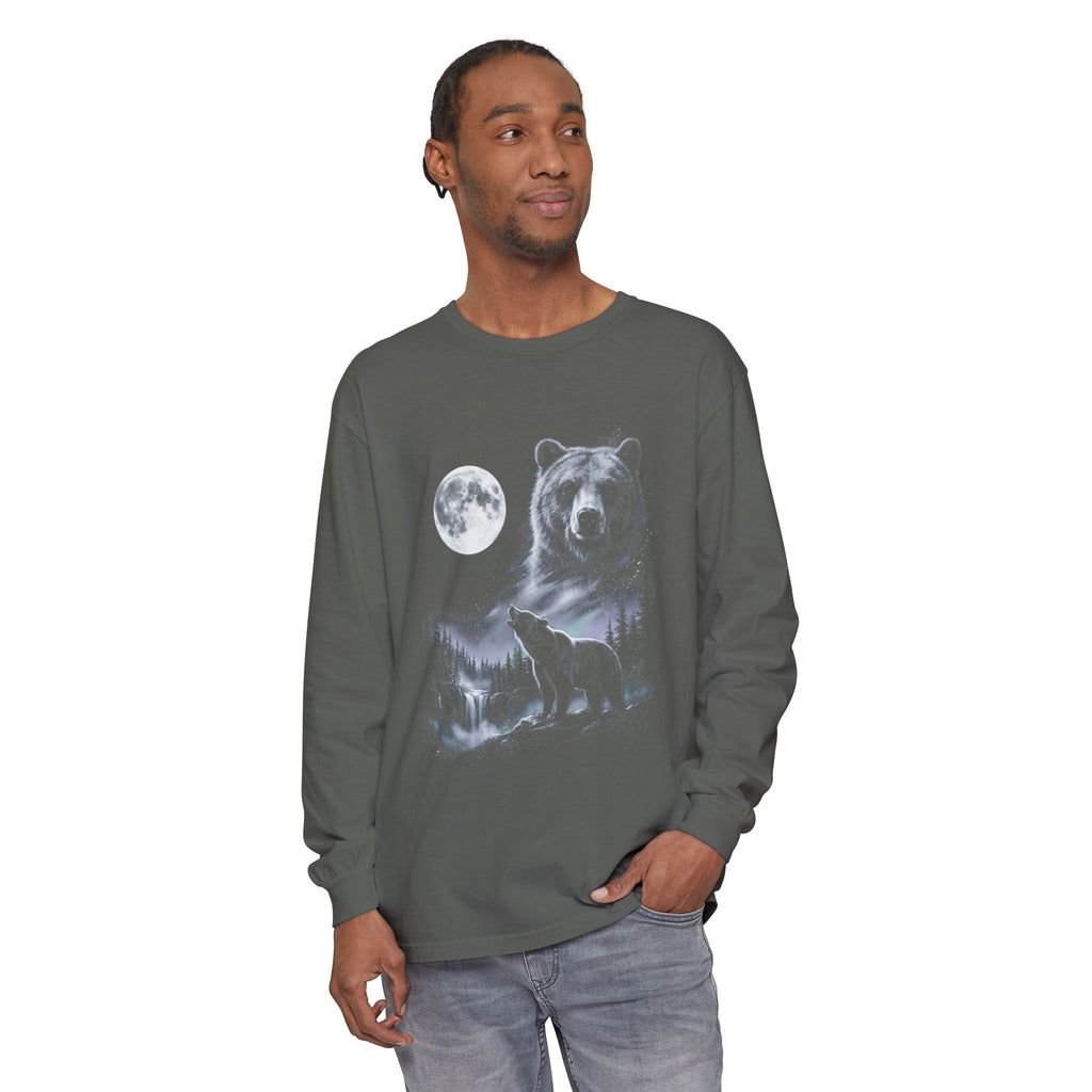 Airbrushed bear howling at the moon in silver, ash grey and pale ice blue against black, retro 1990s nature-tee style.