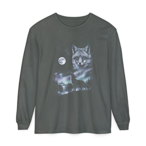 Airbrushed fox howling at a cold white moon in silver, ash grey and ice blue on black, 1990s nature-tee style.