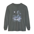 Airbrushed t-rex howling at a pale moon in cold white, grey and ice-blue tones on black, 1990s nature-tee style.