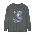 Airbrushed wolf howling at a full moon in cold monochrome moonlight, 1990s nature-tee style, on black background.
