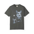 Retro 90s airbrushed corgi howling at a full moon in cold moonlight, printed on a black tee.